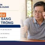 Người đàn ông trung niên nhận thấy dấu hiệu cần đổi sang kính đa tròng